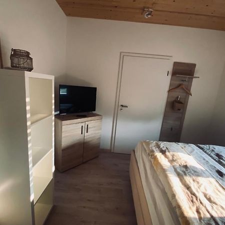 Zimmer M. Eigenem Bad Und Badewanne Direkt Am Wald Amoeneburg Ngoại thất bức ảnh