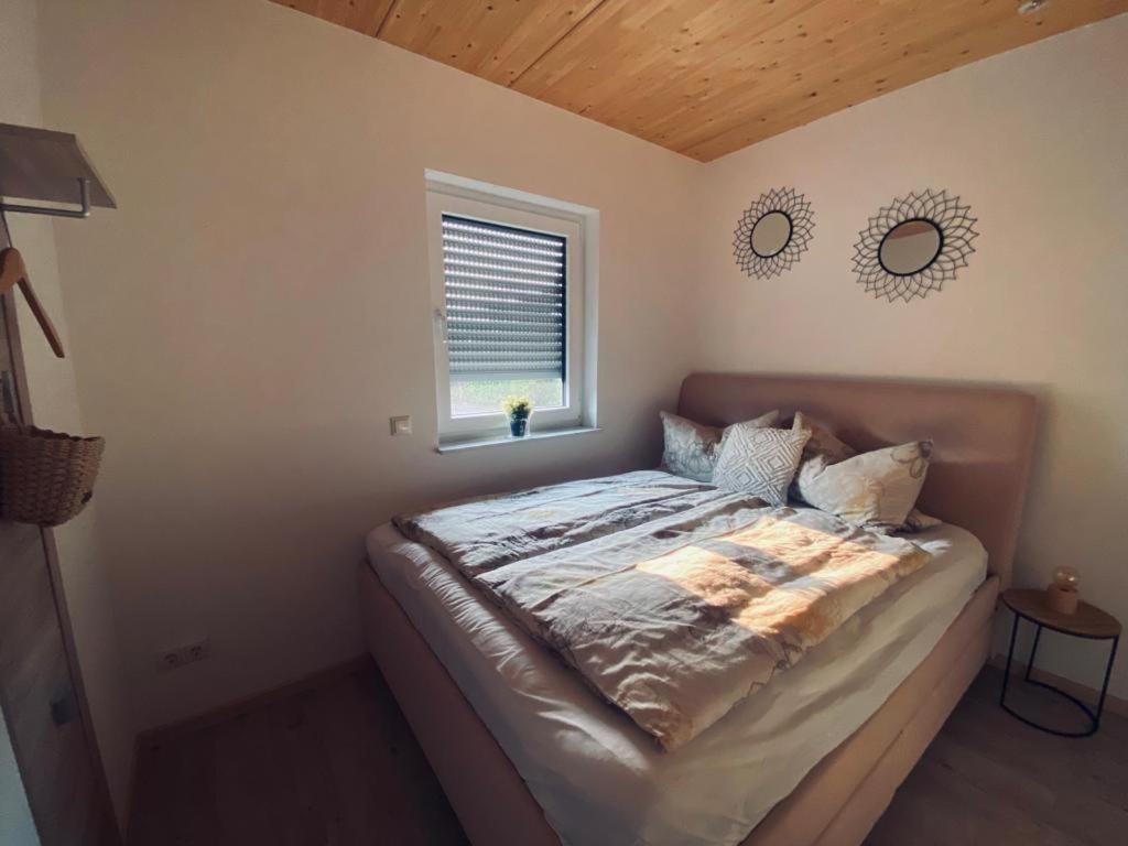 Zimmer M. Eigenem Bad Und Badewanne Direkt Am Wald Amoeneburg Ngoại thất bức ảnh