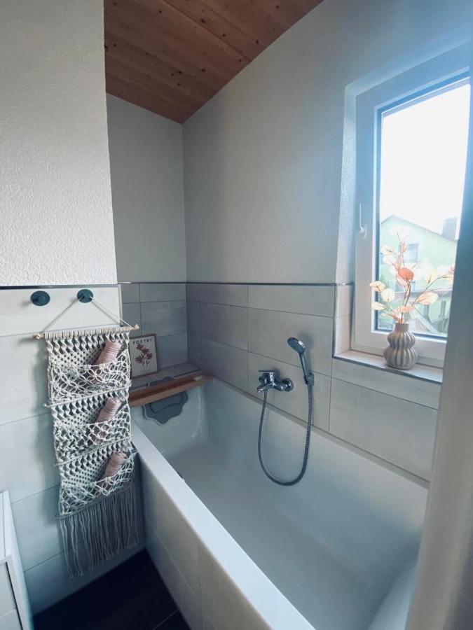 Zimmer M. Eigenem Bad Und Badewanne Direkt Am Wald Amoeneburg Ngoại thất bức ảnh